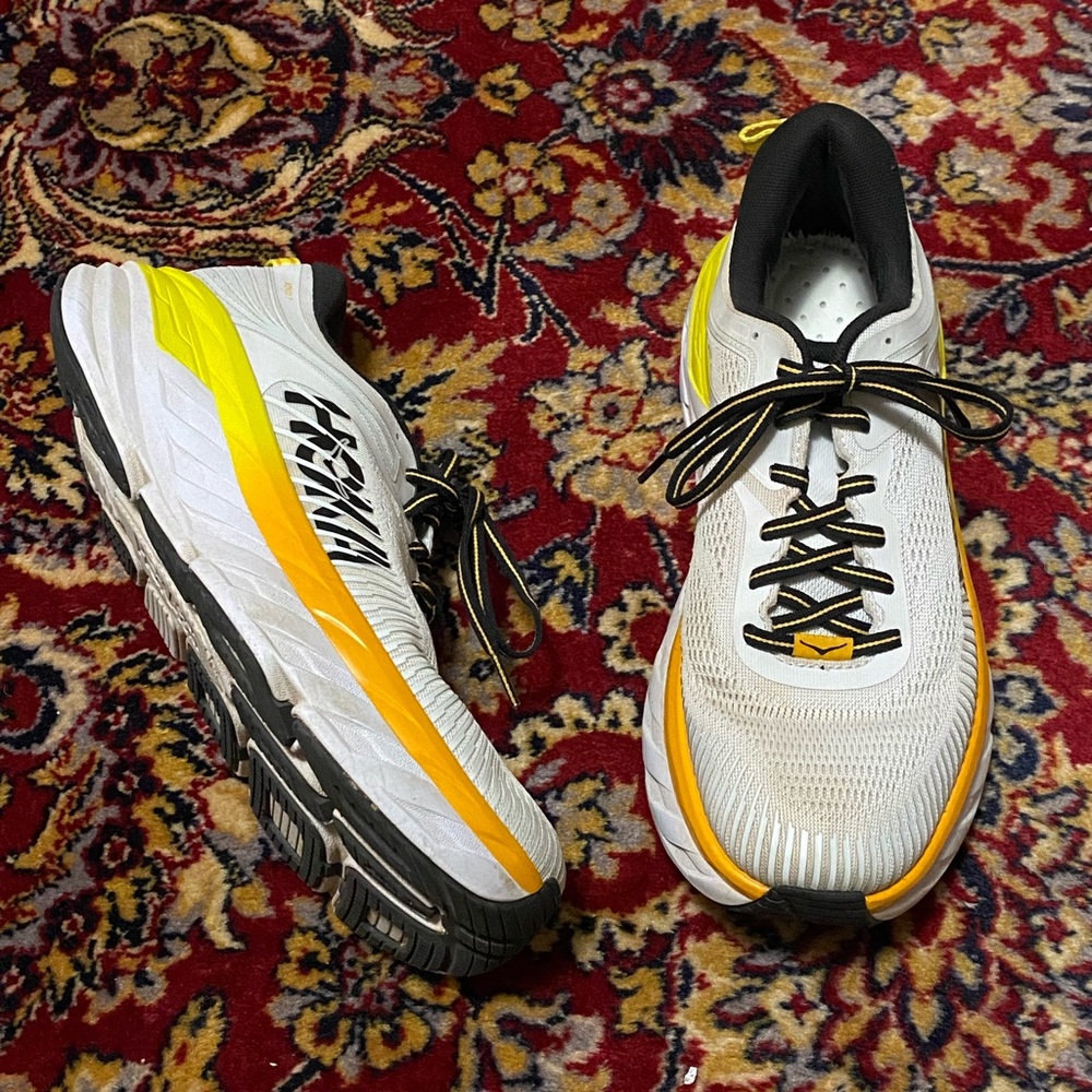 Hoka One One Mens Bondi 7 Running Sneakers Size 9.5 White Orange Yellow